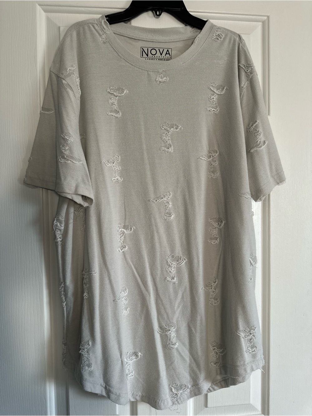 Buckle Men's Light Gray Distressed Short Sleeve Tee